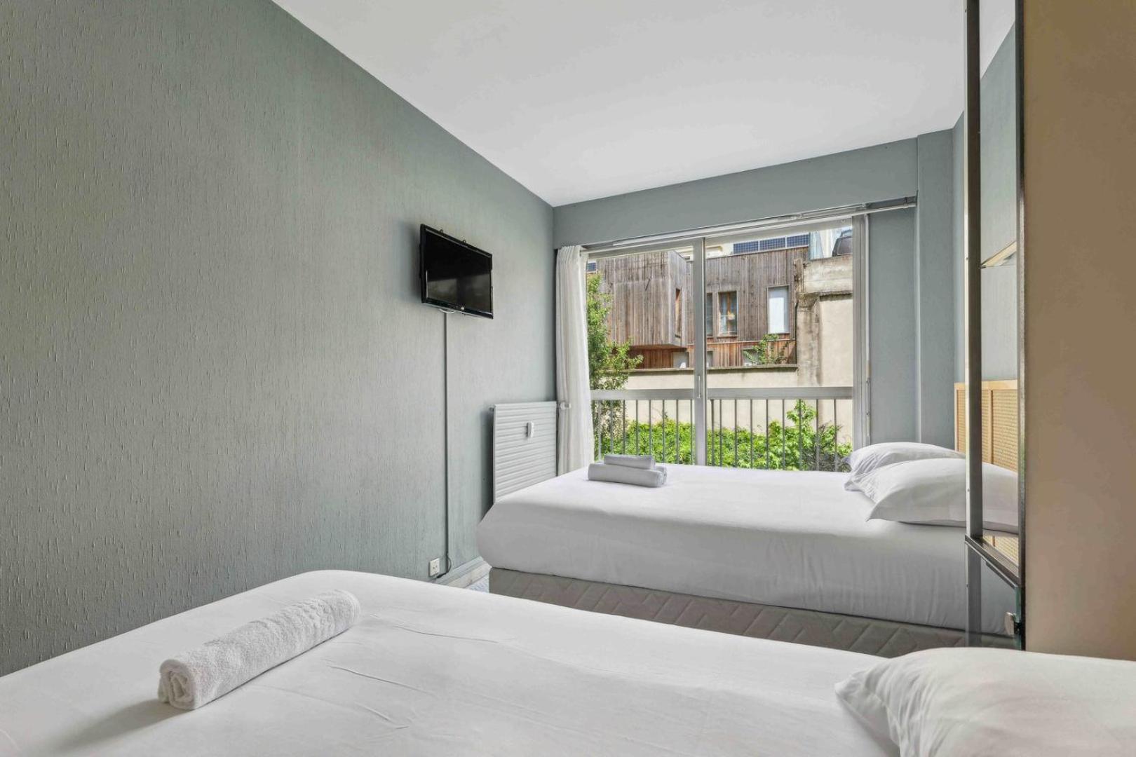 Le Charmant Paris Exterior photo